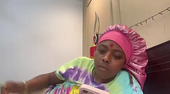 ChocolateCakeQueen online show from 02/28/25, 09:33