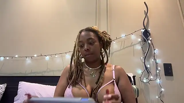 ChocolateCakeQueen online show from 03/15/25, 04:35