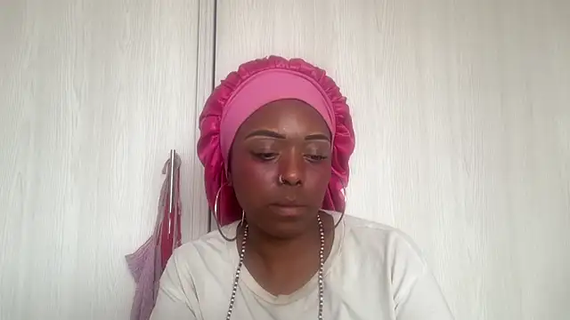 ChocolateCakeQueen online show from 12/18/25, 10:16