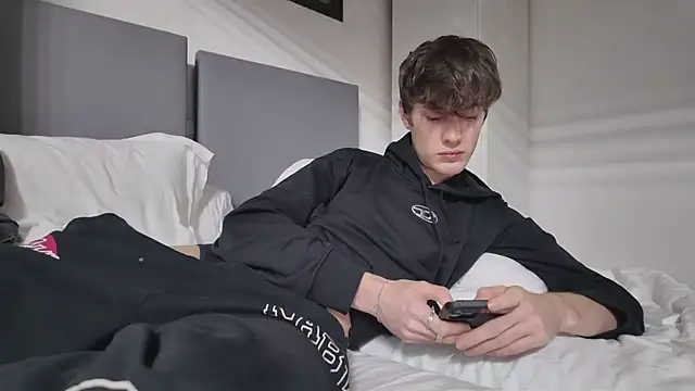 twinkyjd  online show from 11/05/25, 10:32