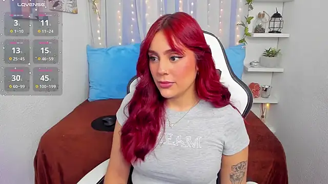 HazzelGray online show from 12/05/24, 02:55