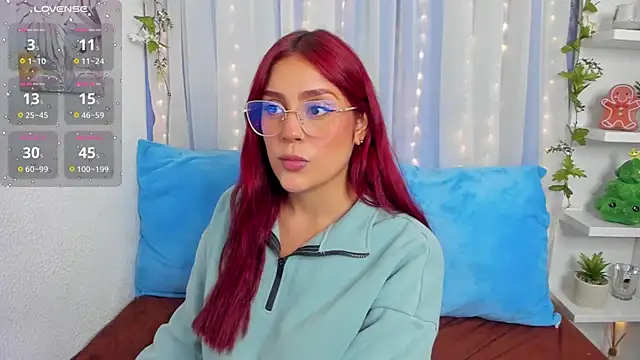 HazzelGray online show from 01/12/25, 03:46