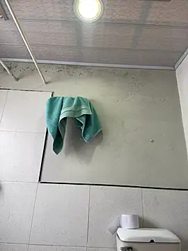 hannahb-e online show from 01/24/25, 06:04