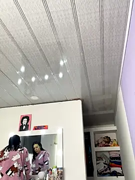 hannahb-e online show from 09/26/25, 04:11