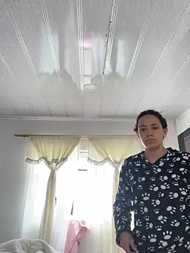 hannahb-e online show from 04/18/26, 02:43