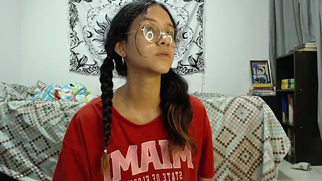 AlinaWoolf  online show from 02/25/25, 05:19