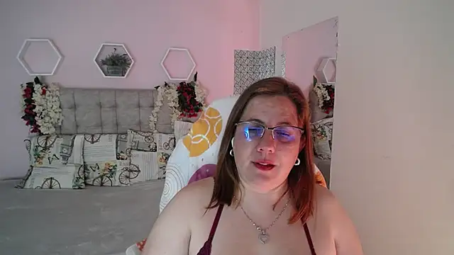 katie joness  online show from 01/19/25, 04:04