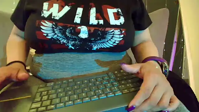 Sammy owens  online show from 02/02/25, 06:42