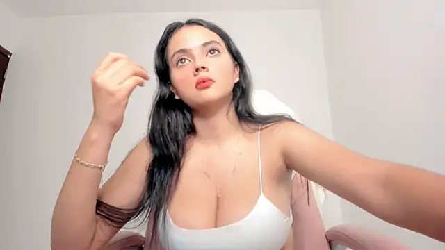 Sarah angell online show from 10/17/25, 02:26