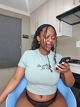 Snapshot of Jazmine-Blue chatting on 10/24/25, 10:39 Jazmine-Blue online show from 10/24/25, 10:39