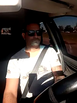 hecwil8 online show from 11/14/25, 11:20