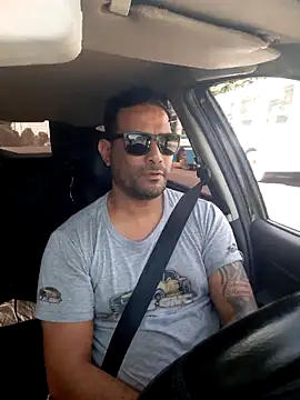 hecwil8 online show from 11/19/25, 12:05