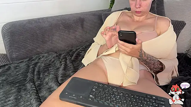 Snapshot of -Sweet-Kitty- chatting on 06/30/26, 05:52 -Sweet-Kitty- online show from 06/30/26, 05:52