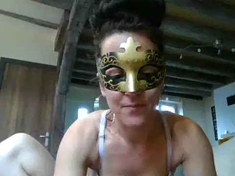 Masquegirlmysterious online show from 11/19/25, 12:38