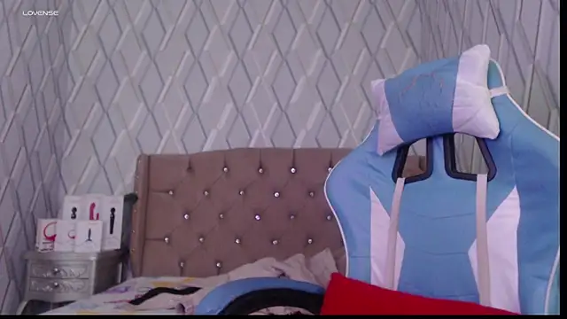 NicolleTaylor online show from 01/31/25, 01:11