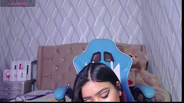 NicolleTaylor online show from 02/01/25, 03:19