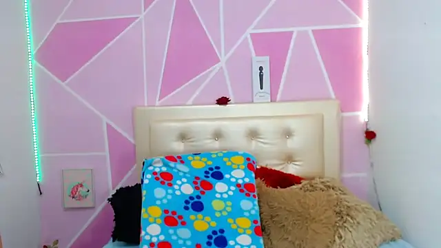 Snapshot of AngeDrty chatting on 09/19/25, 06:52 AngeDrty online show from 09/19/25, 06:52