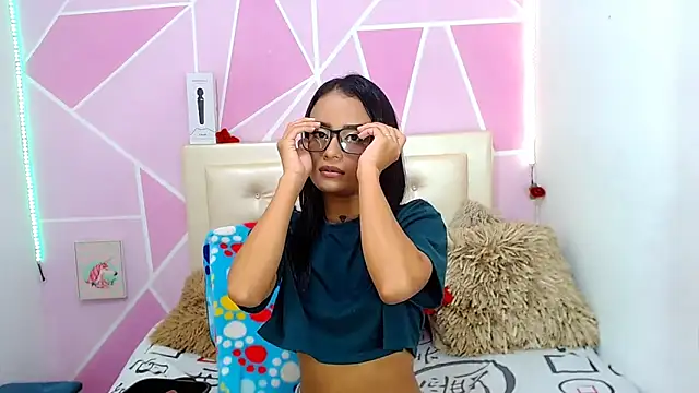 Snapshot of AngeDrty chatting on 10/14/25, 05:30 AngeDrty online show from 10/14/25, 05:30