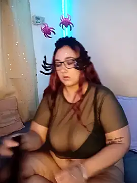 Isabella Du online show from 10/31/25, 12:17