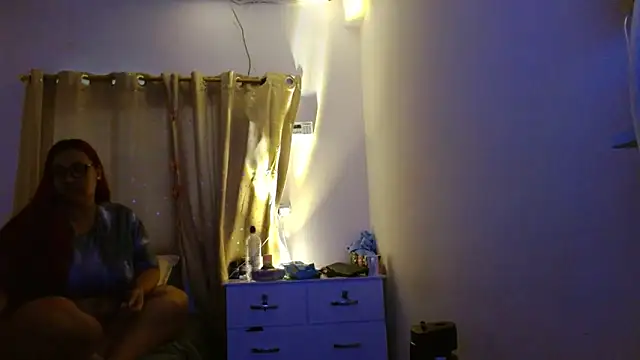 Snapshot of Isabella_Du chatting on 06/14/26, 10:56 Isabella Du online show from 06/14/26, 10:56