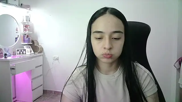 Snapshot of aineangeel chatting on 04/24/26, 12:57 aineangeel online show from 04/24/26, 12:57