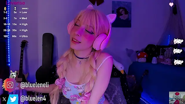 Snapshot of bluelen chatting on 03/06/25, 02:51 bluelen online show from 03/06/25, 02:51