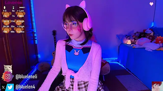 Snapshot of bluelen chatting on 09/19/25, 08:05 bluelen online show from 09/19/25, 08:05