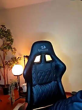 SrLuis18 online show from 01/18/25, 05:52