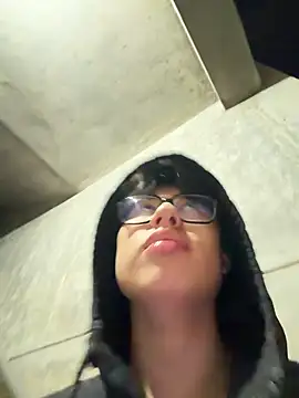 SrLuis18 online show from 04/01/26, 05:30