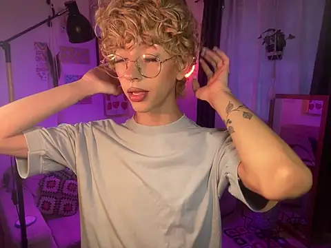 lyamthommpson online show from 03/22/26, 06:55