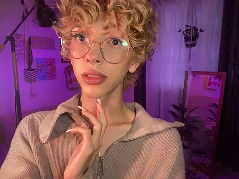 lyamthommpson online show from 03/25/26, 07:31