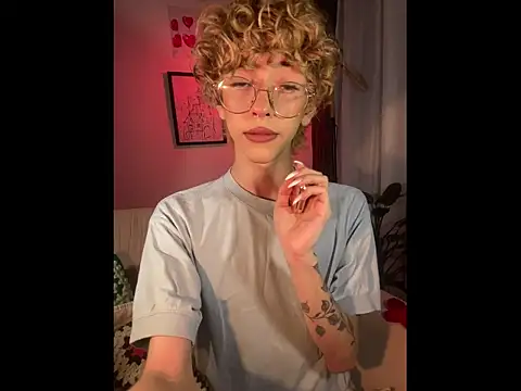 lyamthommpson online show from 04/01/26, 02:01