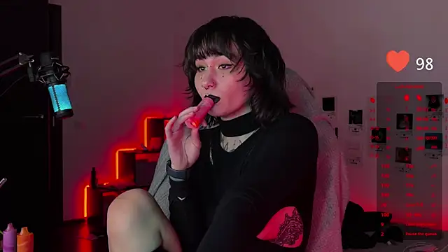 Snapshot of deadlysweet chatting on 03/02/25, 11:53 deadlysweet online show from 03/02/25, 11:53