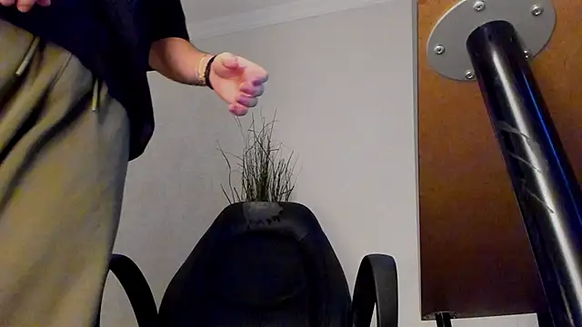 Snapshot of JoshKnights chatting on 11/14/25, 06:23 JoshKnights online show from 11/14/25, 06:23