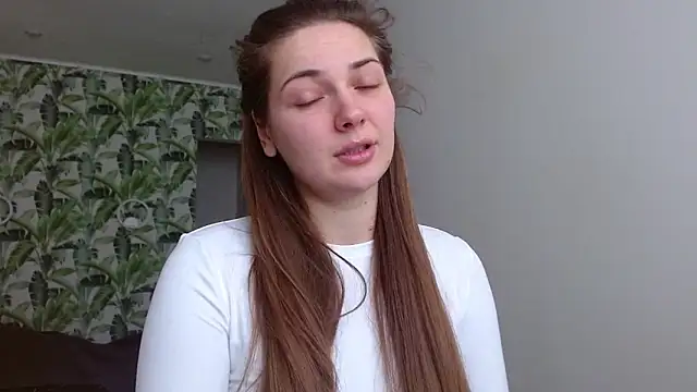 Olivia shine online show from 02/15/26, 07:51