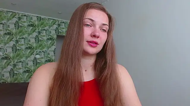 Snapshot of Olivia_shine chatting on 06/05/26, 04:19 Olivia shine online show from 06/05/26, 04:19