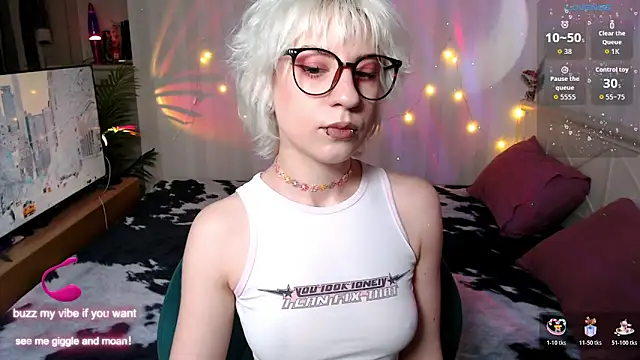  Moonlight t online show from 12/18/25, 09:37