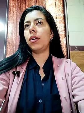 Emily Wane online show from 10/16/25, 04:52