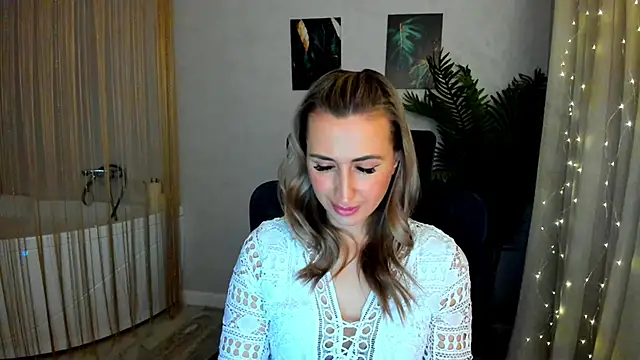 Snapshot of PassionGlow chatting on 02/08/25, 03:30 PassionGlow online show from 02/08/25, 03:30