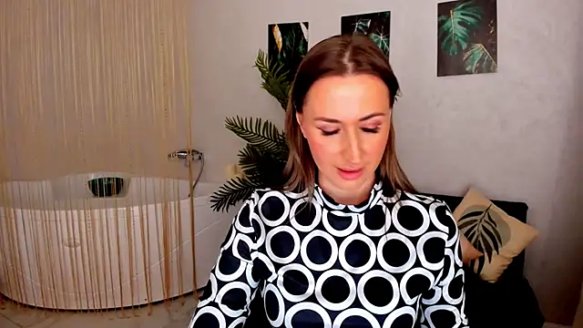 PassionGlow online show from 04/18/26, 07:58