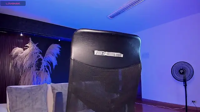 Snapshot of victoria_mooree chatting on 01/30/25, 06:10 victoria mooree online show from 01/30/25, 06:10