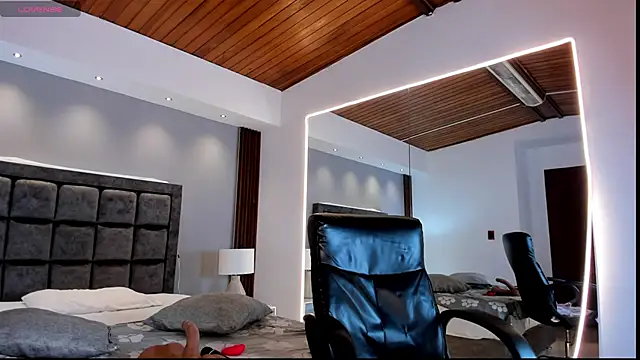 Snapshot of victoria_mooree chatting on 03/20/25, 07:25 victoria mooree online show from 03/20/25, 07:25