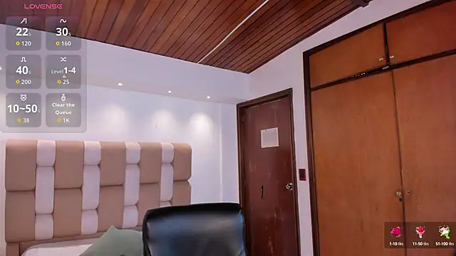 Snapshot of victoria_mooree chatting on 10/03/25, 04:48 victoria mooree online show from 10/03/25, 04:48