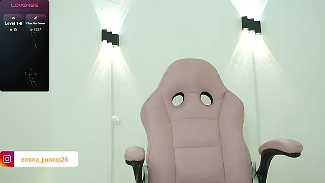 Snapshot of Emma_jamess chatting on 02/27/26, 03:39 Emma jamess online show from 02/27/26, 03:39