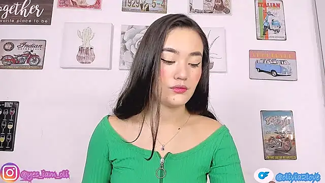 olivia22love online show from 09/25/25, 02:21