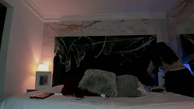 EVELIN MASON online show from 10/15/25, 07:47