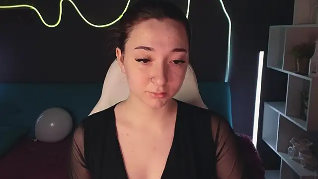 YasmineWest online show from 12/21/24, 01:15