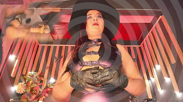 Snapshot of shaaroon_gold chatting on 02/28/25, 12:21 shaaroon gold online show from 02/28/25, 12:21