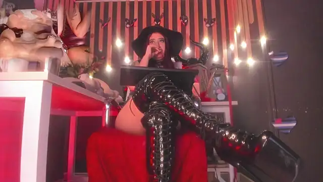 Snapshot of shaaroon_gold chatting on 03/12/25, 02:09 shaaroon gold online show from 03/12/25, 02:09