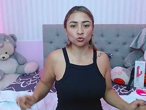 Snapshot of milf_bigass_ chatting on 02/12/25, 06:19 milf bigass online show from 02/12/25, 06:19